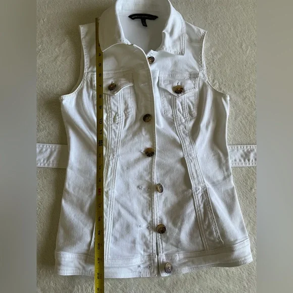 WHBM White Denim Belted Vest Stretch Tortoiseshell Buttons Size 0 - Picture 9 of 11